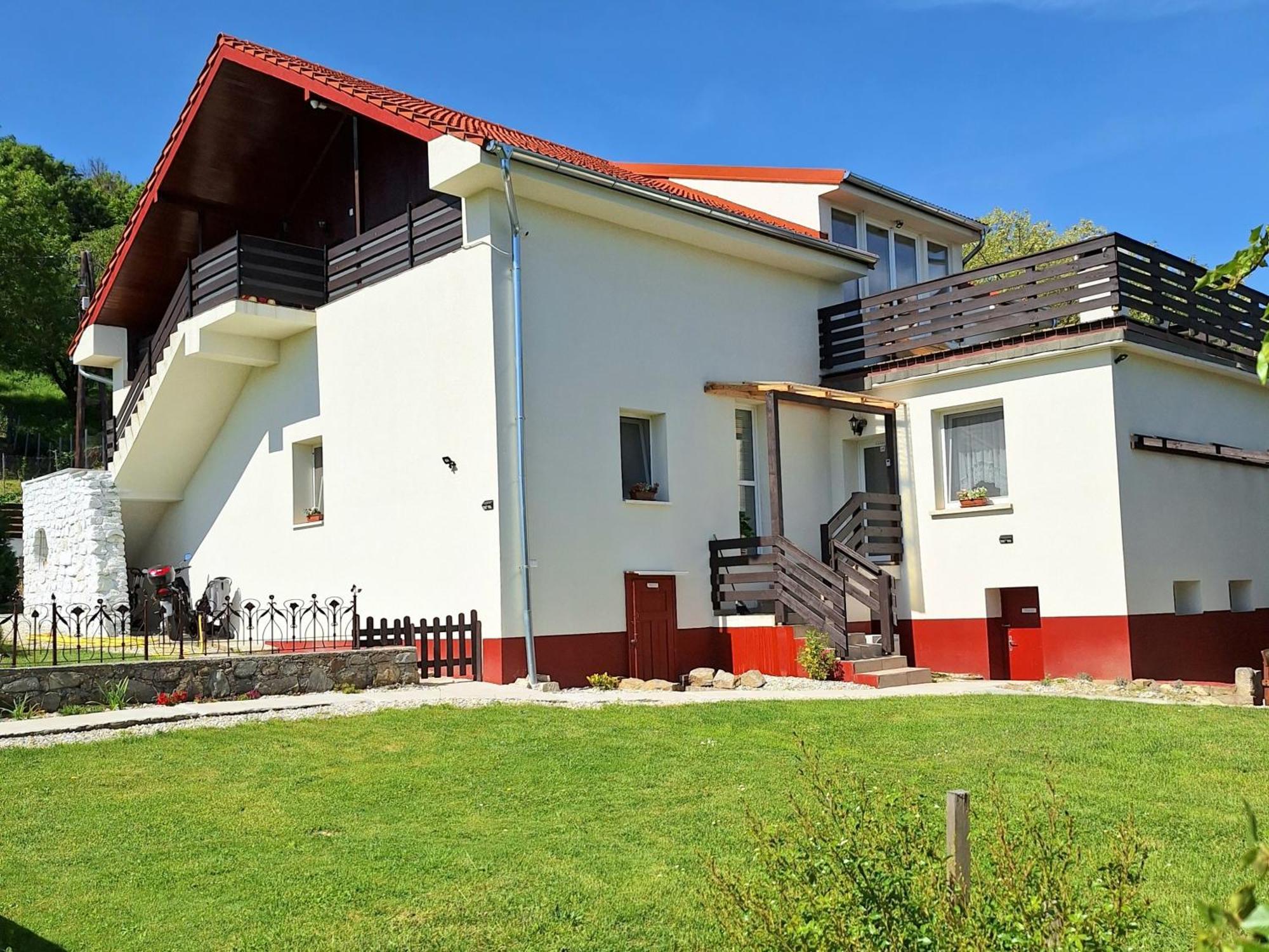 Holling Apartman Fertőboz エクステリア 写真